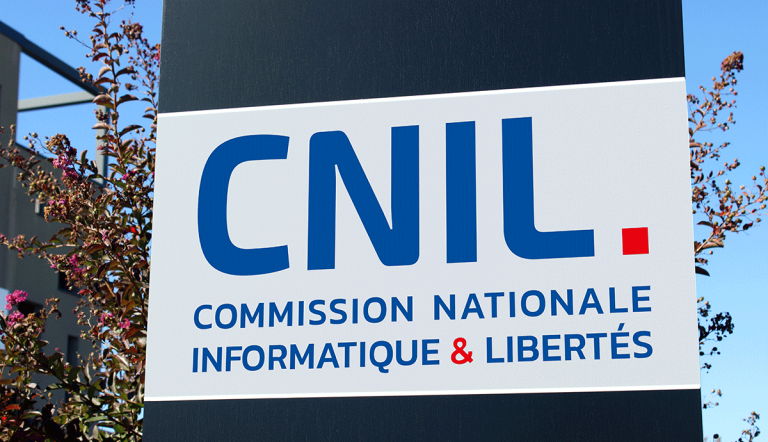violations-de-donnees-en-2025-la-cnil-va-renforcer-ses-controles-adobestock-2022090585.png